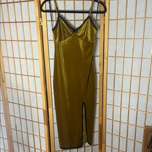 Forever 21 Mustard Velvet Midi Dress